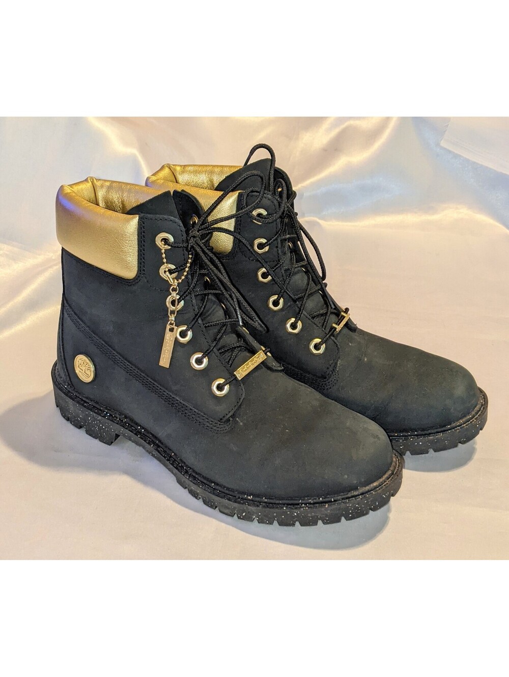 Timberland Women‘s HERITAGE 6-INCH WATERPROOF BOOTS BLACK With GOLD Size 10 EUC